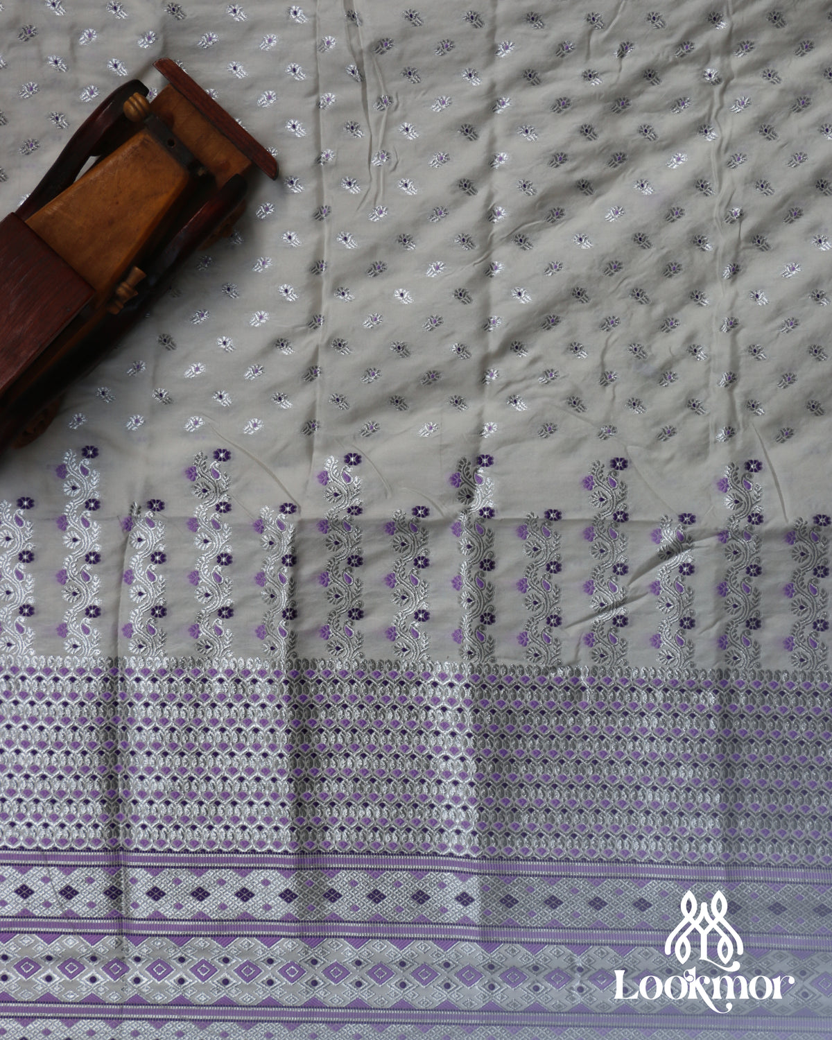 White Silver Jari Premium Semi paat Set Mekhela Sador
