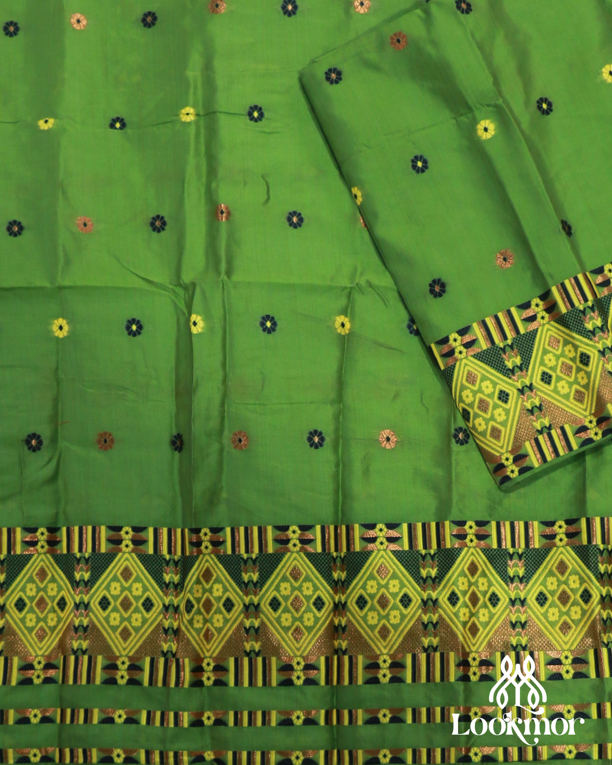 Emerald Green Stunning Toss Paat Set Mekhela Sador